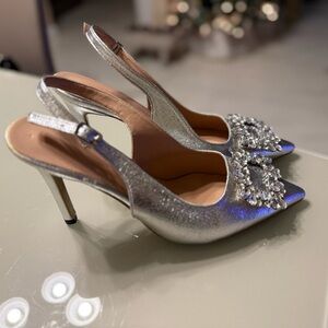 Silver Rhinestone Embellished 4” Heels - Like New - Size 8